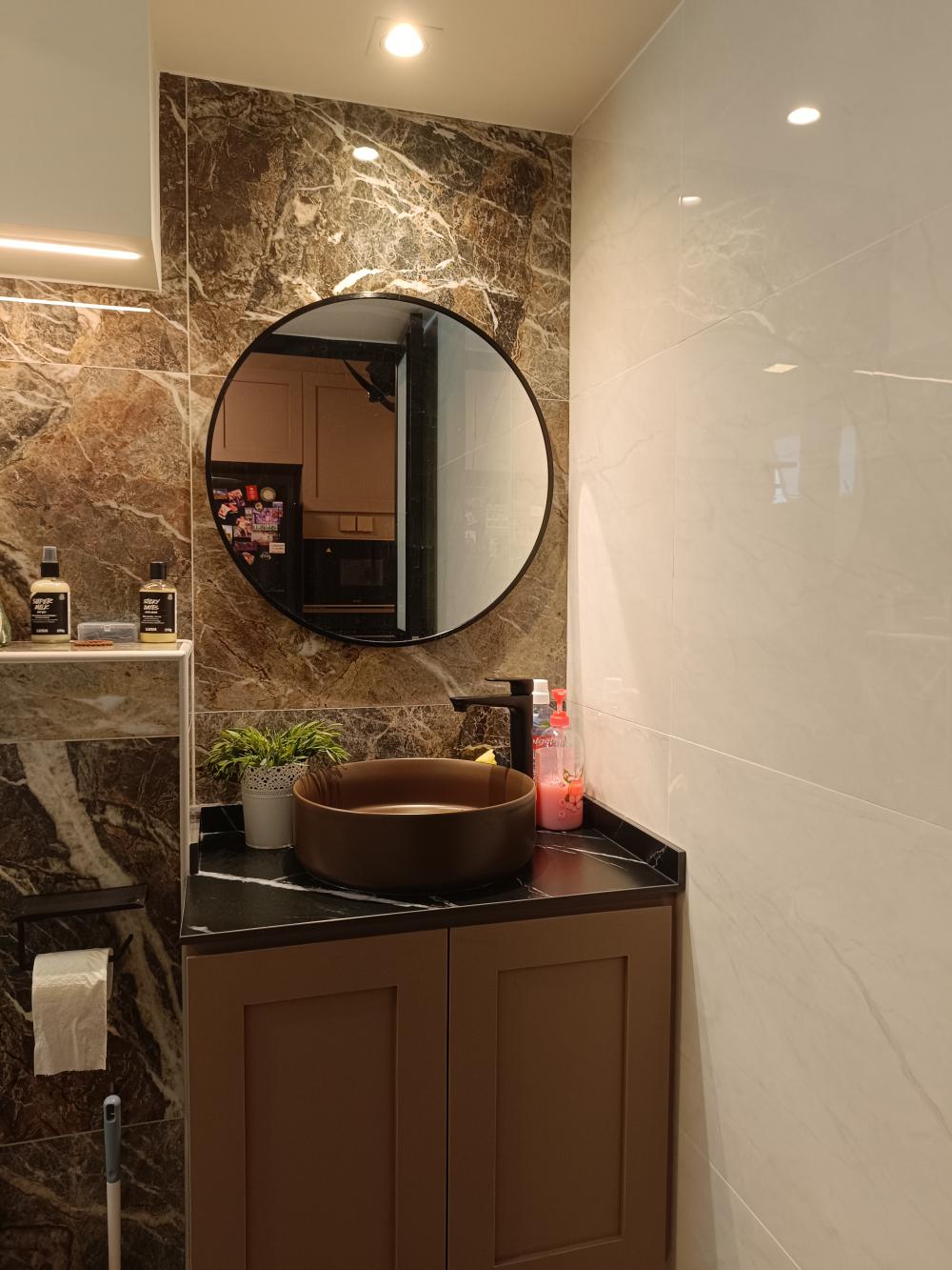 Transitional Bathroom with Homogeneous Tiles and Mirror
