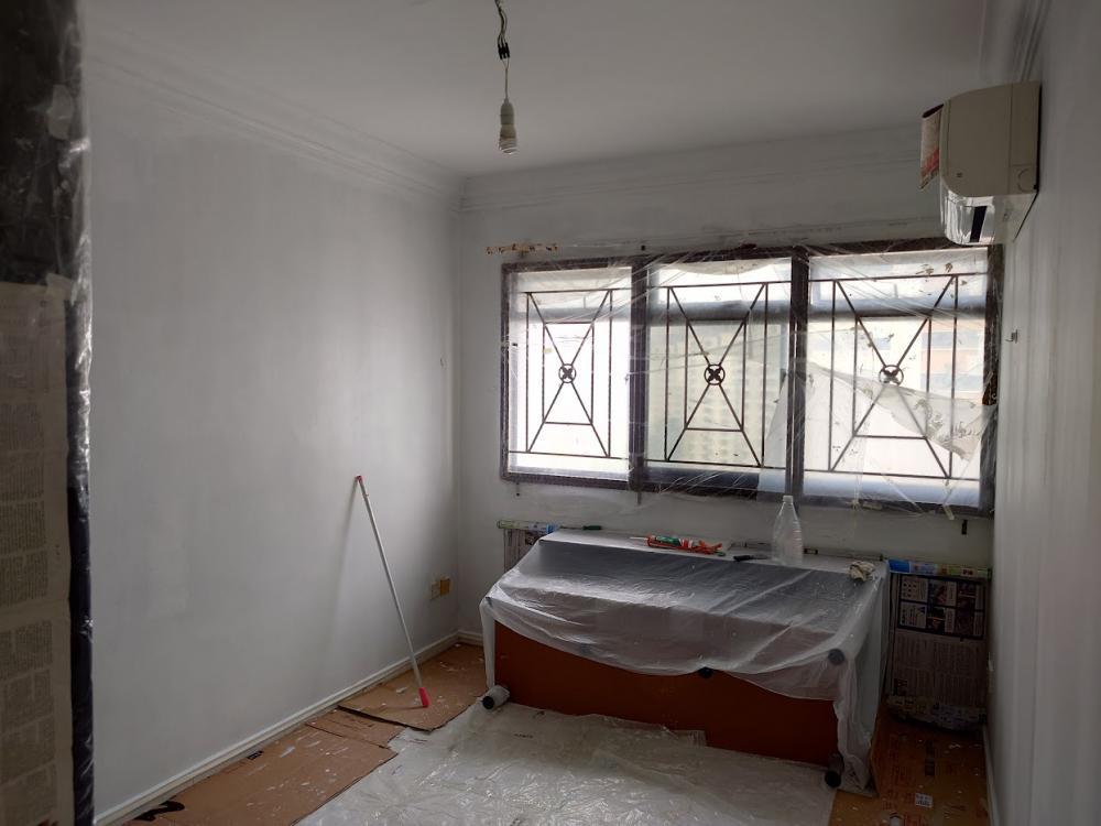 Asian Bedroom with Homogeneous Tiles and Granite Floor