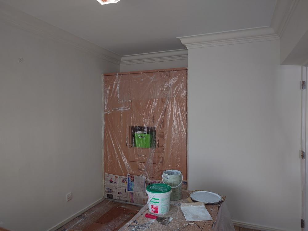 Asian Bedroom with Vinyl Flooring and Cove Lighting