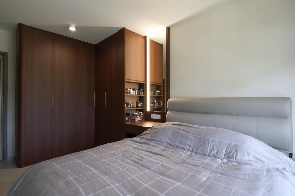 Modern Bedroom with Queen Bed and Bed