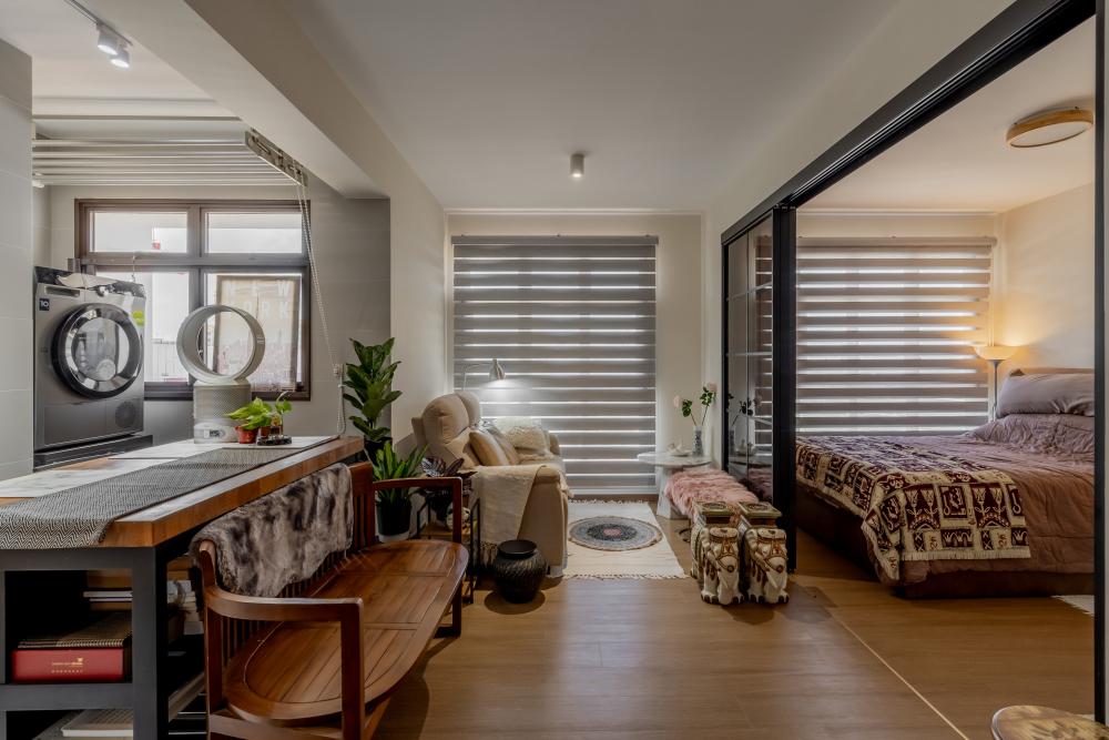 Contemporary Bedroom with Vinyl Flooring and Drop Light