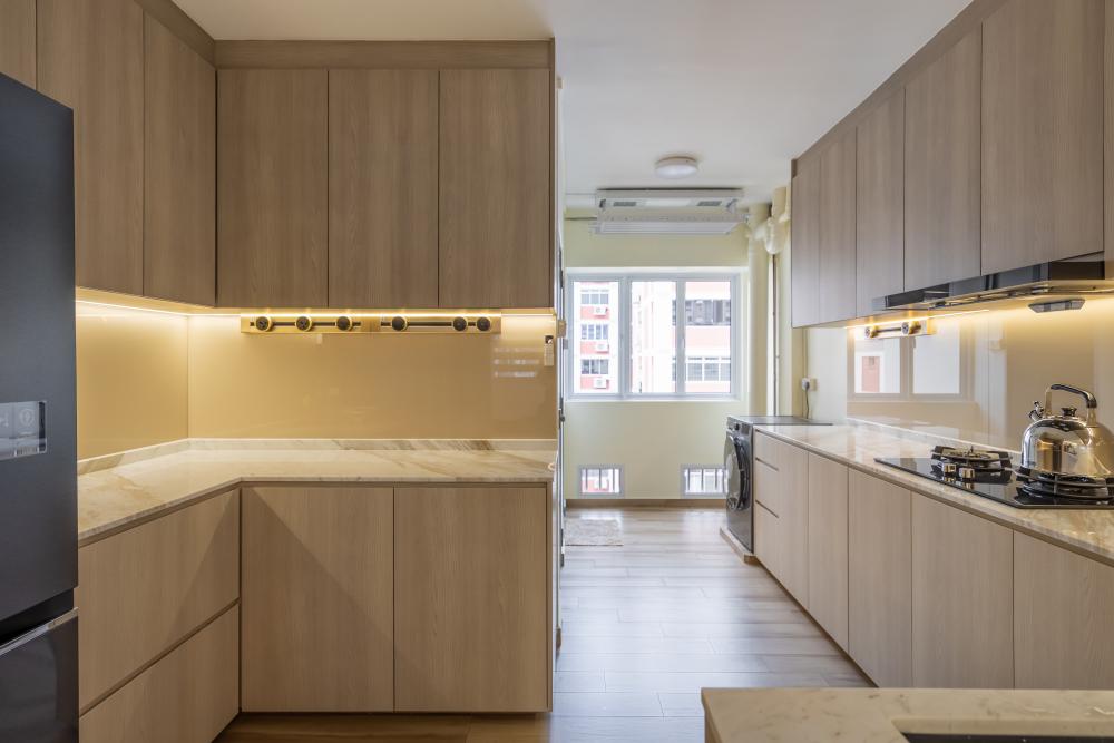 Contemporary Kitchen with Countertop and Homogeneous Tiles