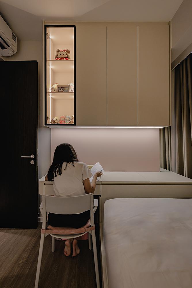 Modern Bedroom with Platform Bed and Built-in Bed