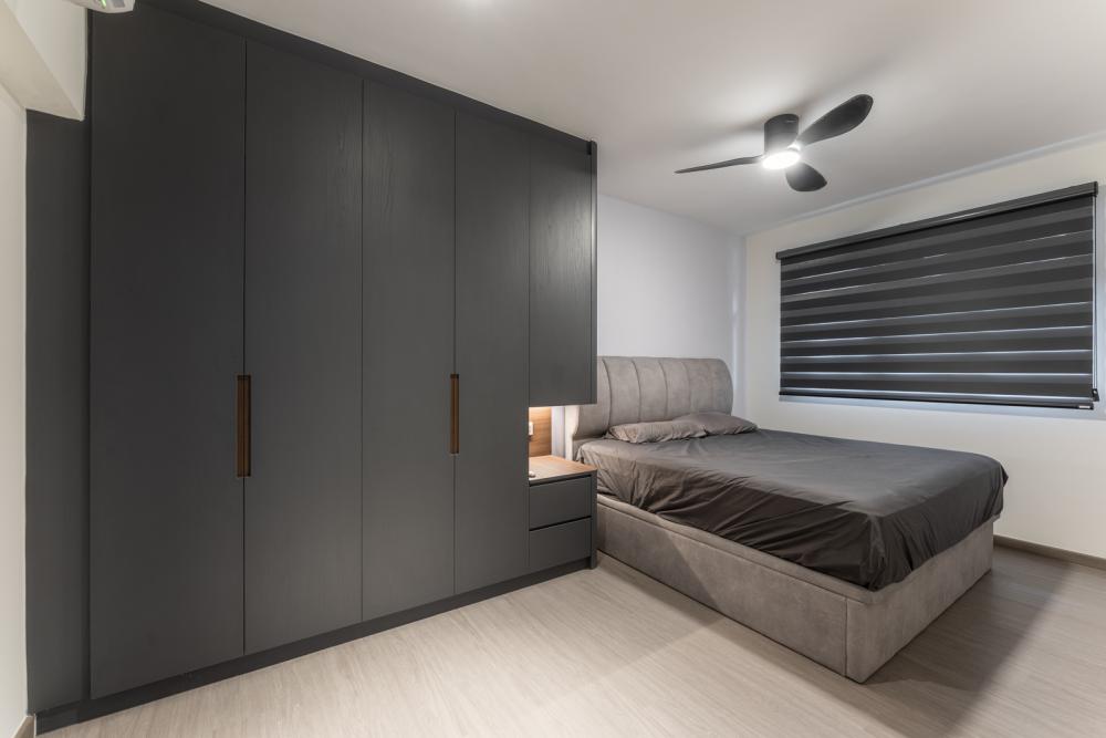 Contemporary Bedroom with Vinyl Flooring and Wardrobe