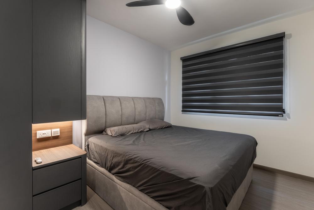 Contemporary Bedroom with Vinyl Flooring and Wardrobe