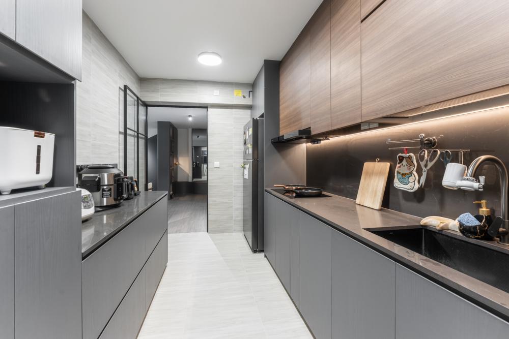 Contemporary Kitchen with Countertop and Homogeneous Tiles