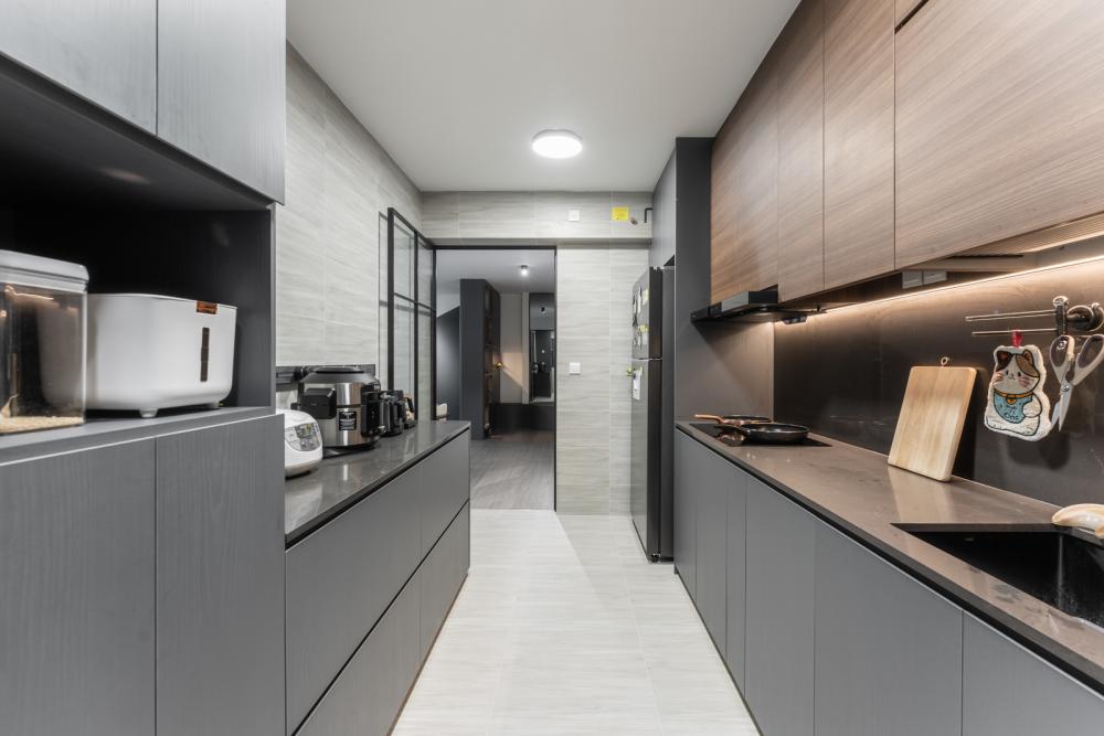 Contemporary Kitchen with Countertop and Homogeneous Tiles