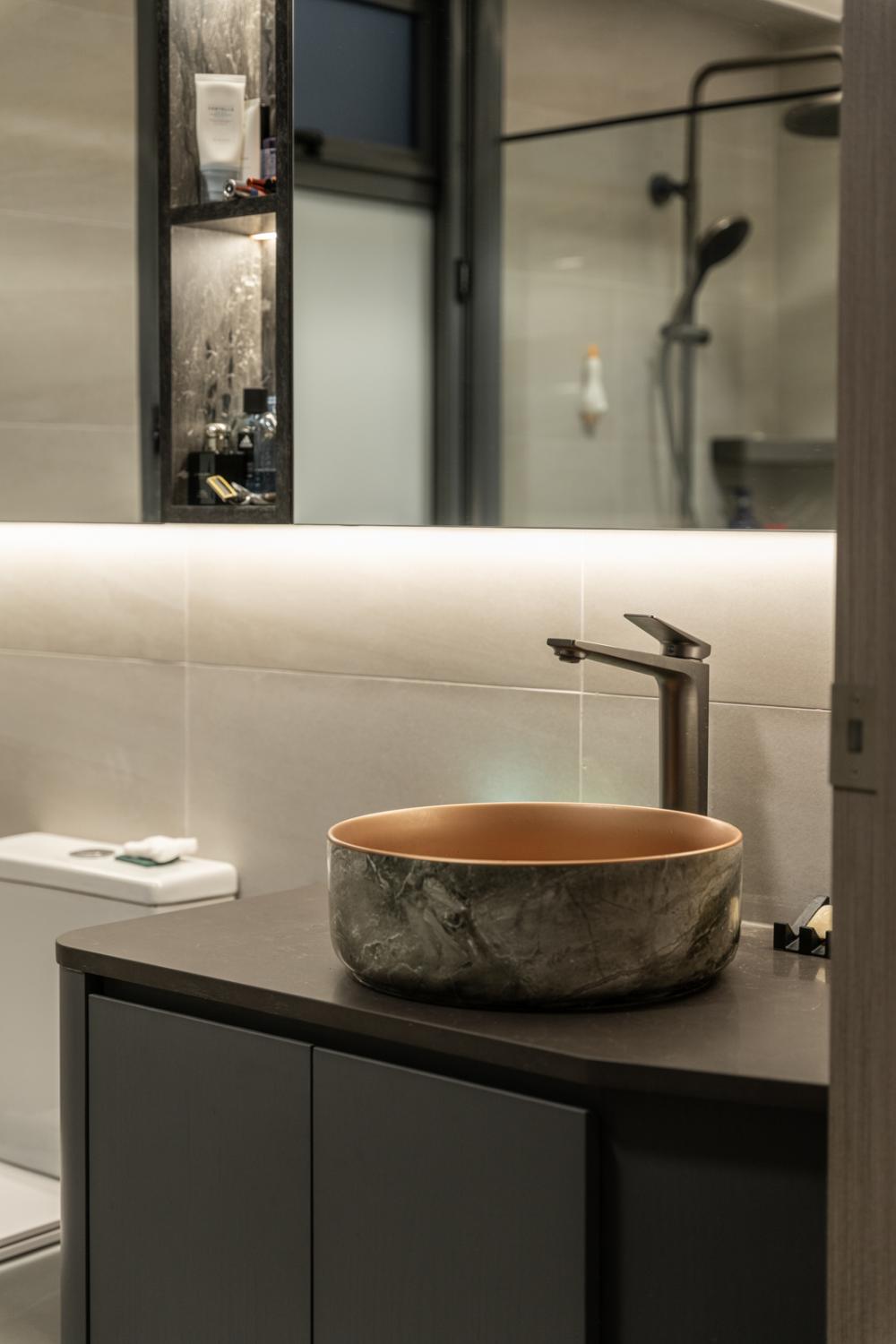 Contemporary Bathroom with Countertop and Homogeneous Tiles