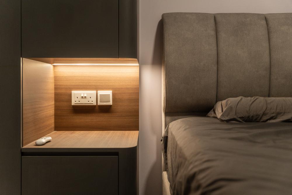 Contemporary Bedroom with Vinyl Flooring and Wardrobe