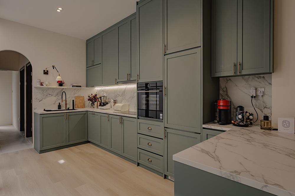 Minimalist Kitchen with Countertop and Vinyl Flooring