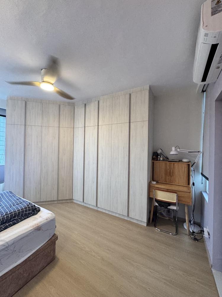 Contemporary Bedroom with Vinyl Flooring and Wardrobe