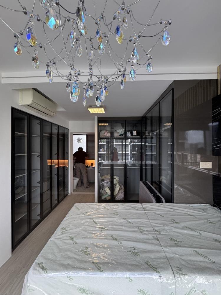 Modern Bedroom with Vinyl Flooring and Cove Lighting