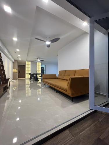 Minimalist Resale Executive HDB by One33 Interior Design