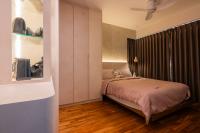 Modern Bedroom at 476B Upper Serangoon View