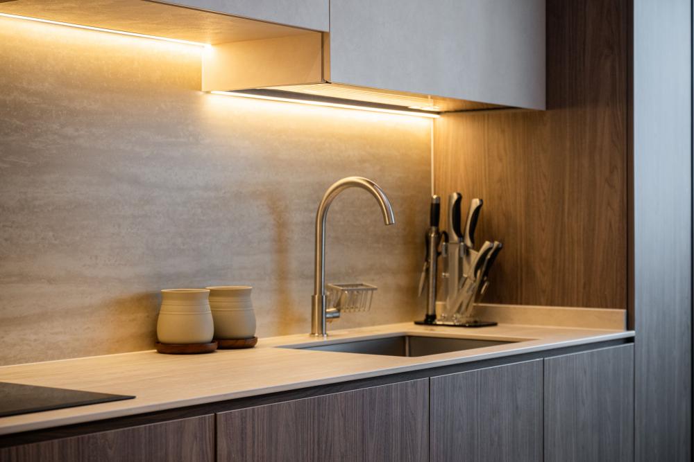 Modern Kitchen with Kitchen Island and Kitchen Accessories