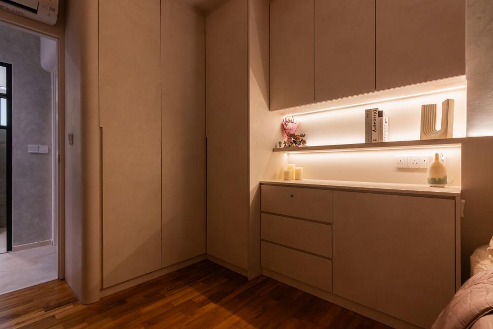Modern Bedroom with Built-in Bed and Closet