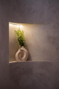 Modern Entryway at 476B Upper Serangoon View