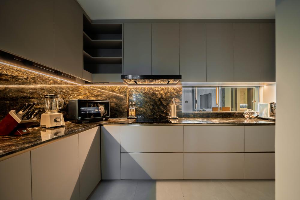 Modern Kitchen with Countertop and Breakfast Counter