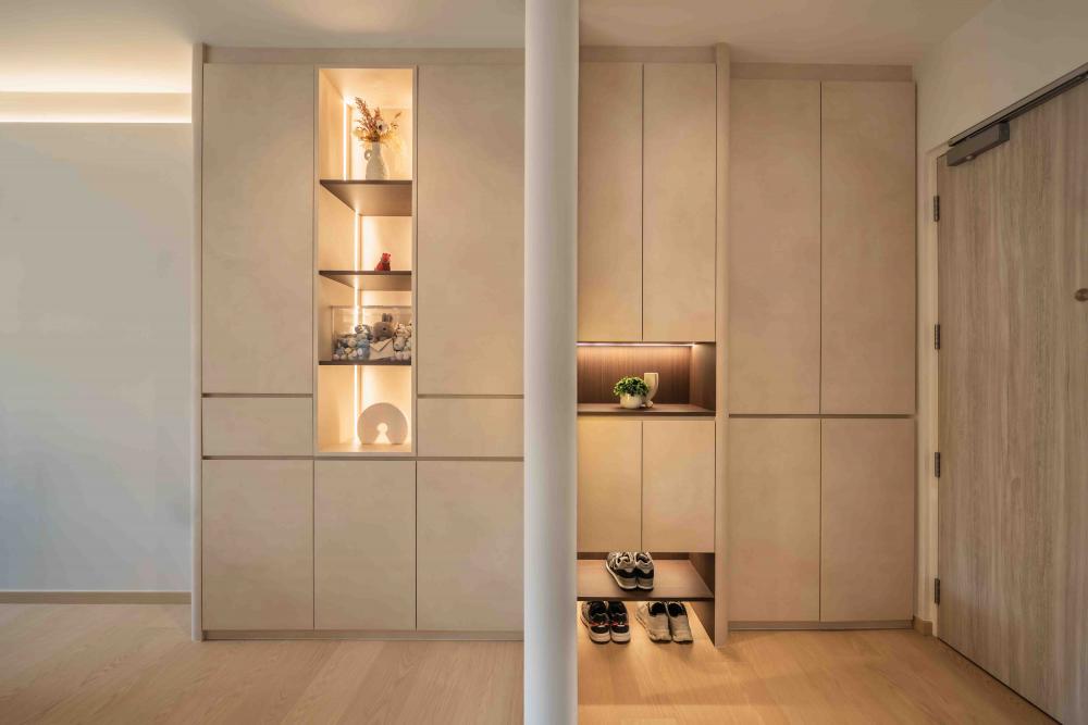 Contemporary Entryway with Mirror and Seating Bench