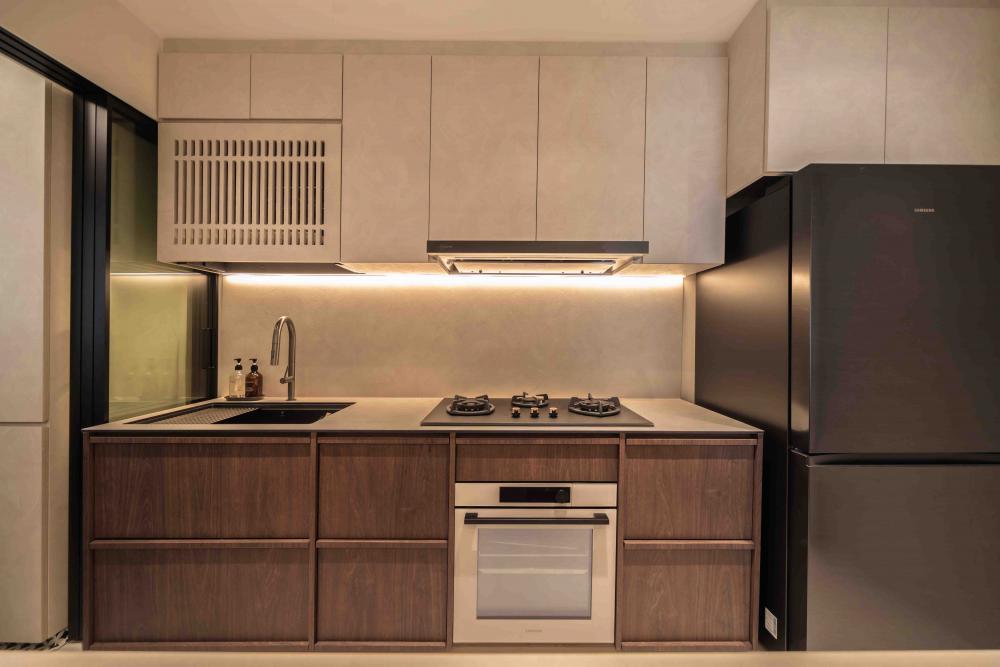 Minimalist Kitchen with Countertop and Kitchen Backsplash