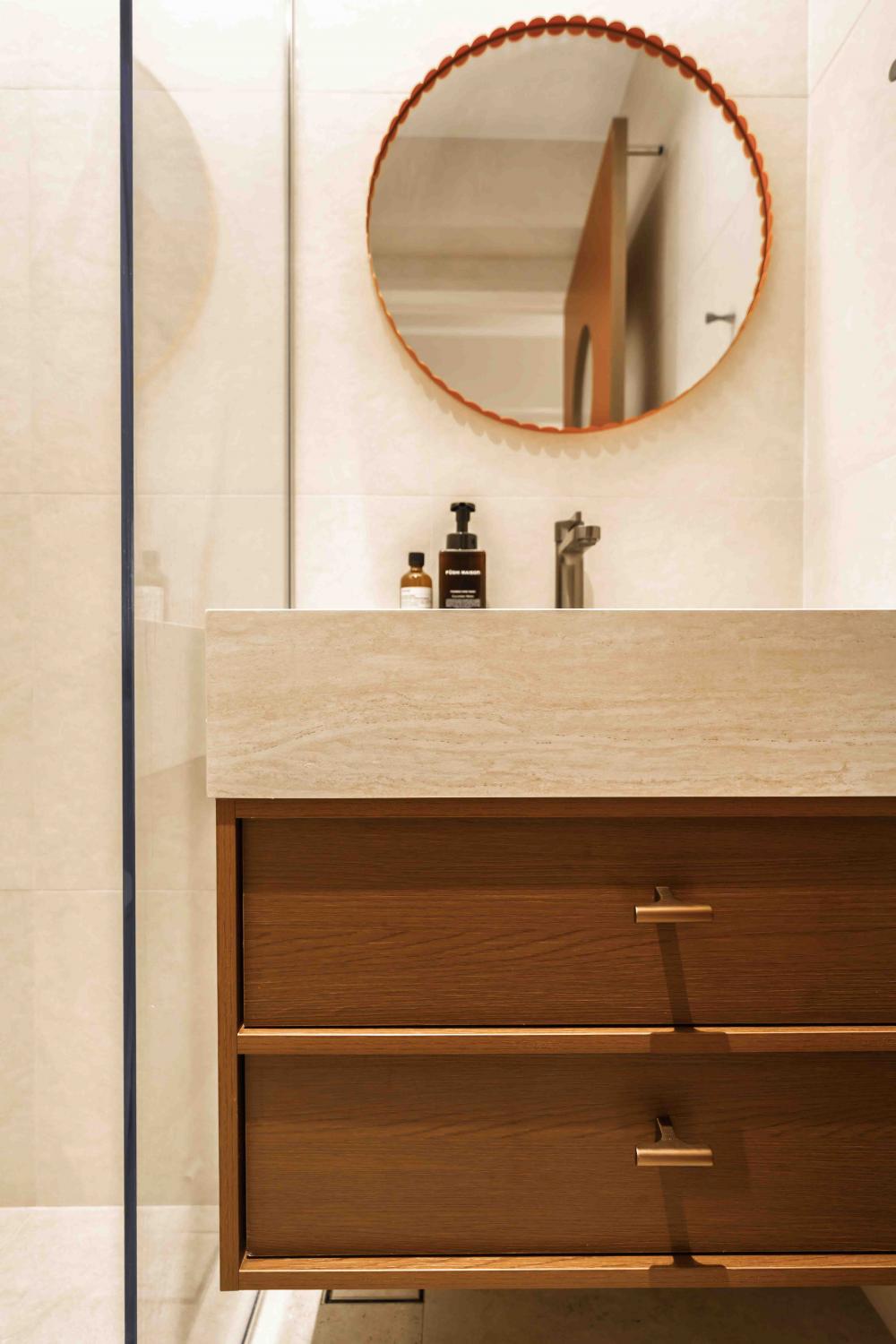 Minimalist Bathroom with Mirror and Bathroom Storage