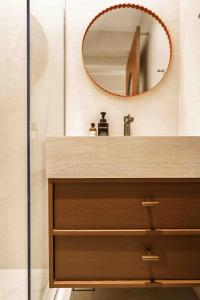 Minimalist Bathroom at The Quirky Home