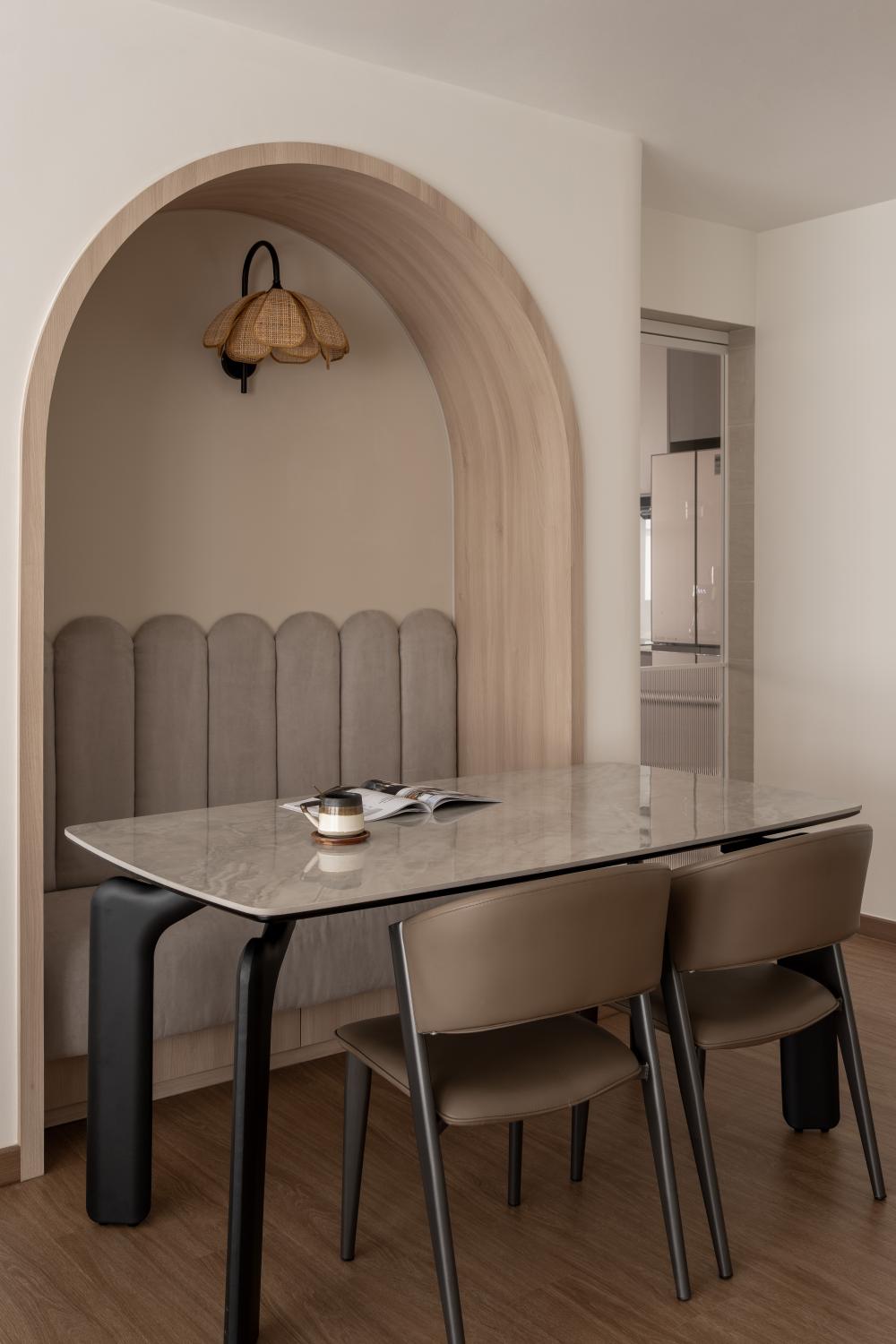 Scandinavian Dining Room with Dining Table and Dining Chairs