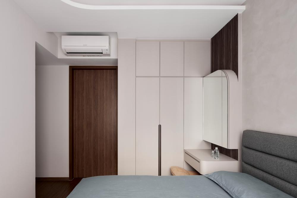 Modern Bedroom with Wardrobe and Queen Bed