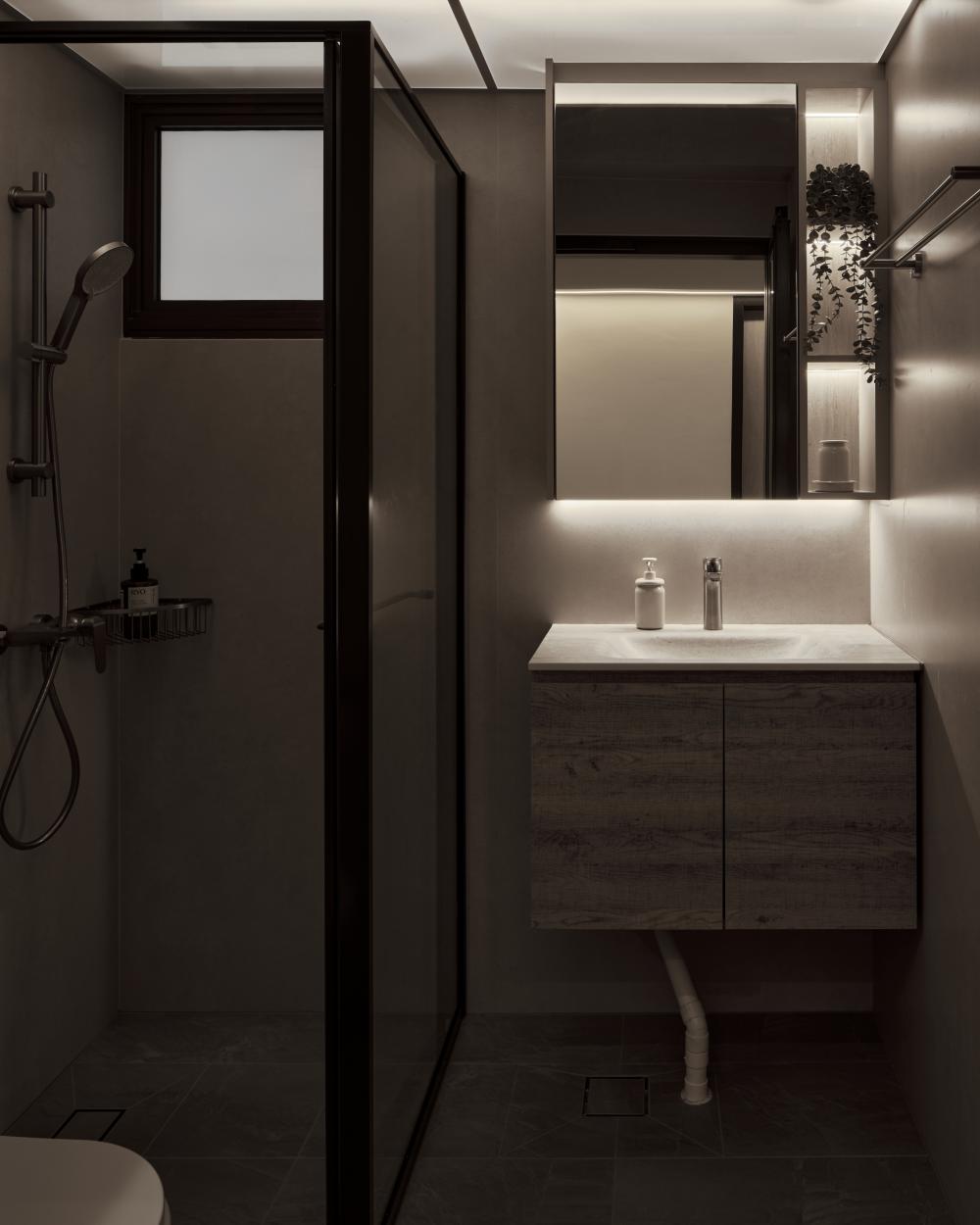 Contemporary Bathroom with Mirror and Shower Screen