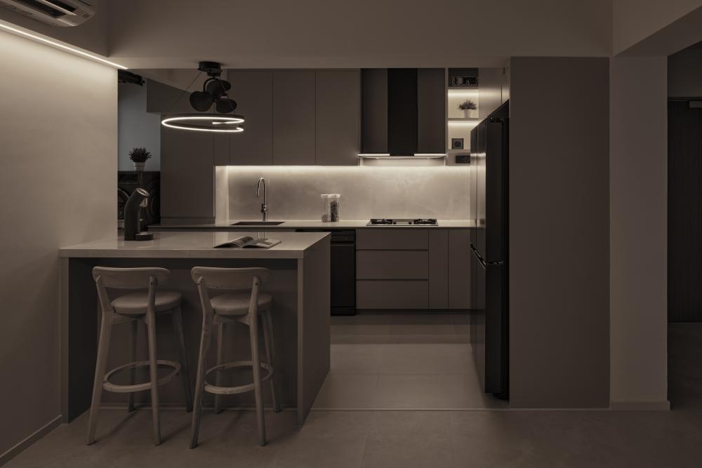 Contemporary Kitchen with Kitchen Island and Open Kitchen