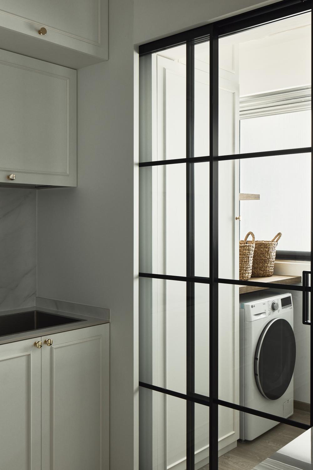 Asian Kitchen with Kitchen Island and Open Kitchen