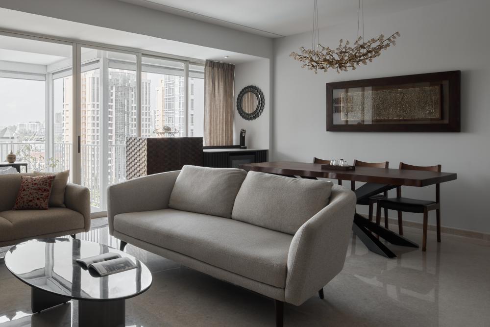 Contemporary Dining Room with Dining Table and Dining Chairs