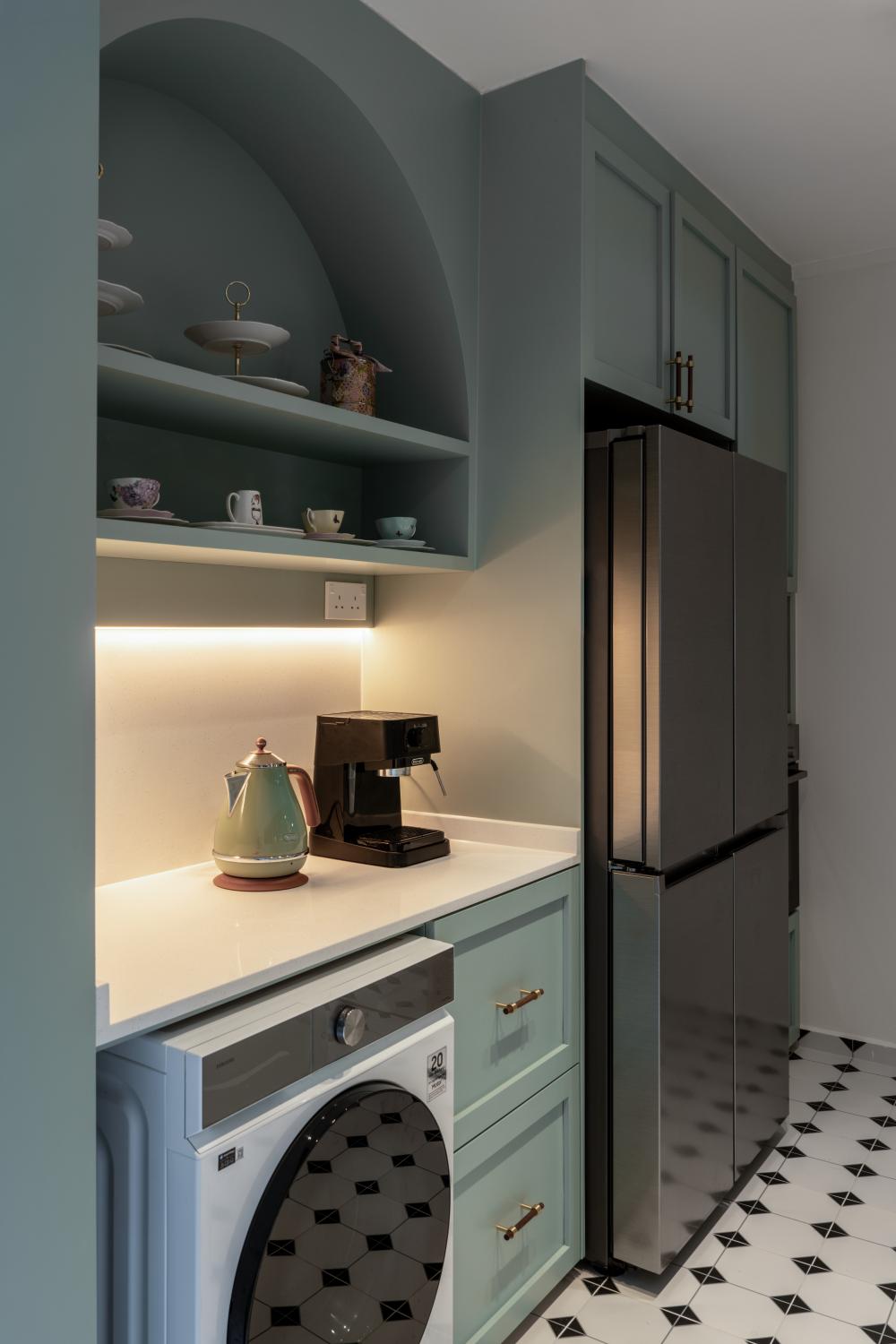 Modern Kitchen with Open Kitchen and Breakfast Counter
