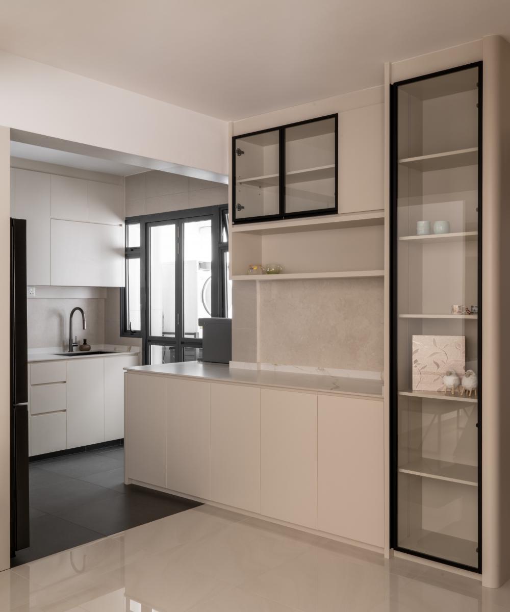 Modern Kitchen with Kitchen Tap and Kitchen Cabinets