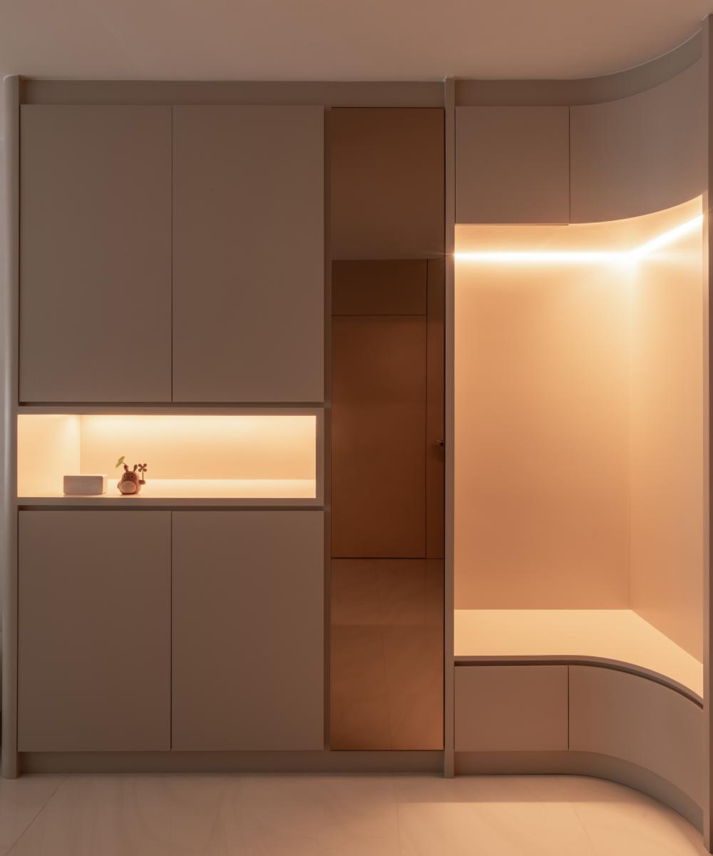 Modern Entryway with Shoe Rack and Small Storage
