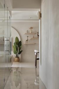 Scandinavian Hallway at Dakota One
