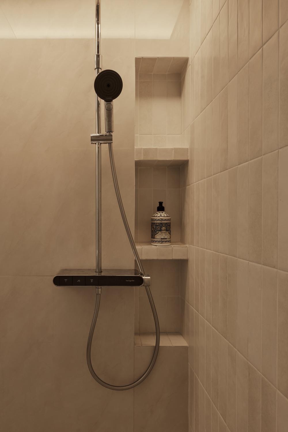 Scandinavian Bathroom with Rainshower and Bathroom Storage