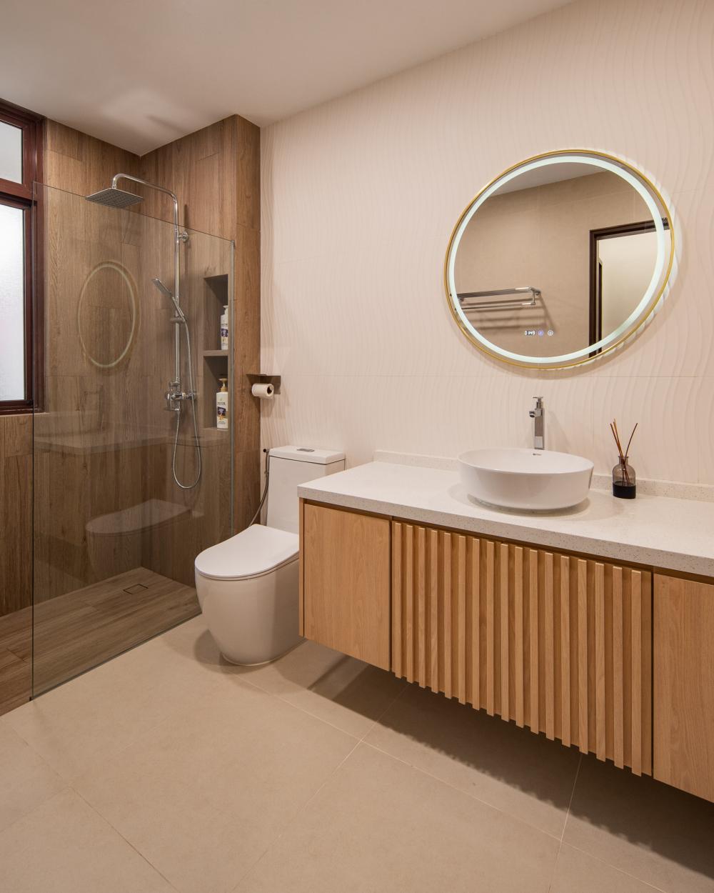 Country Bathroom with Countertop and Homogeneous Tiles
