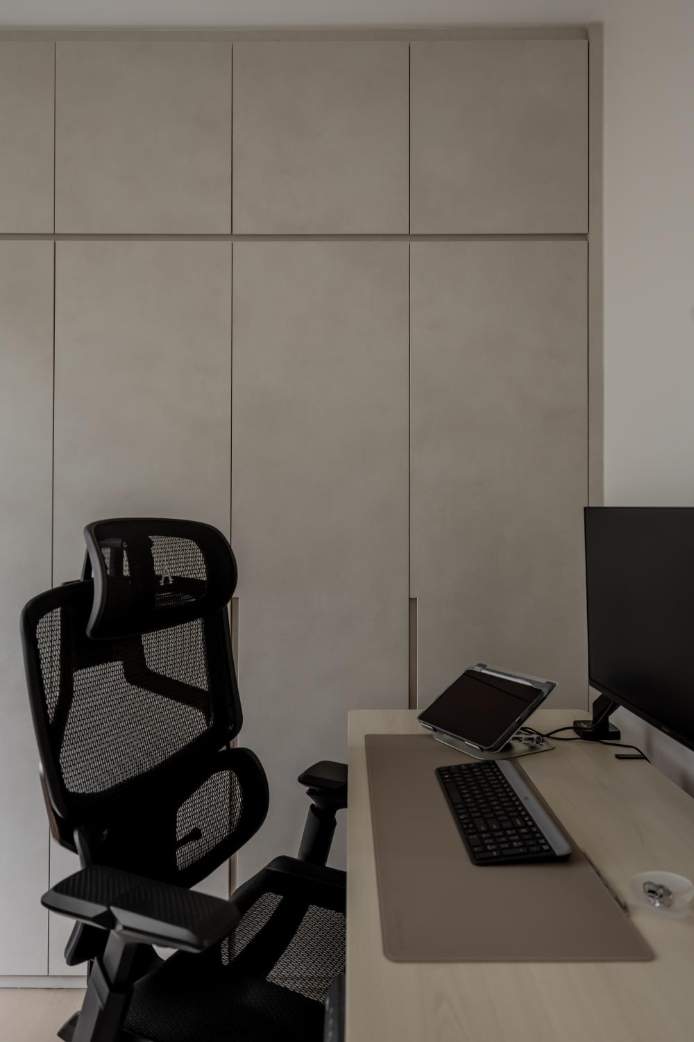 Minimalist Bedroom with Wardrobe and Flooring