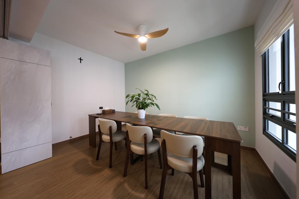Minimalist Dining Room with Dining Table and Dining Chairs