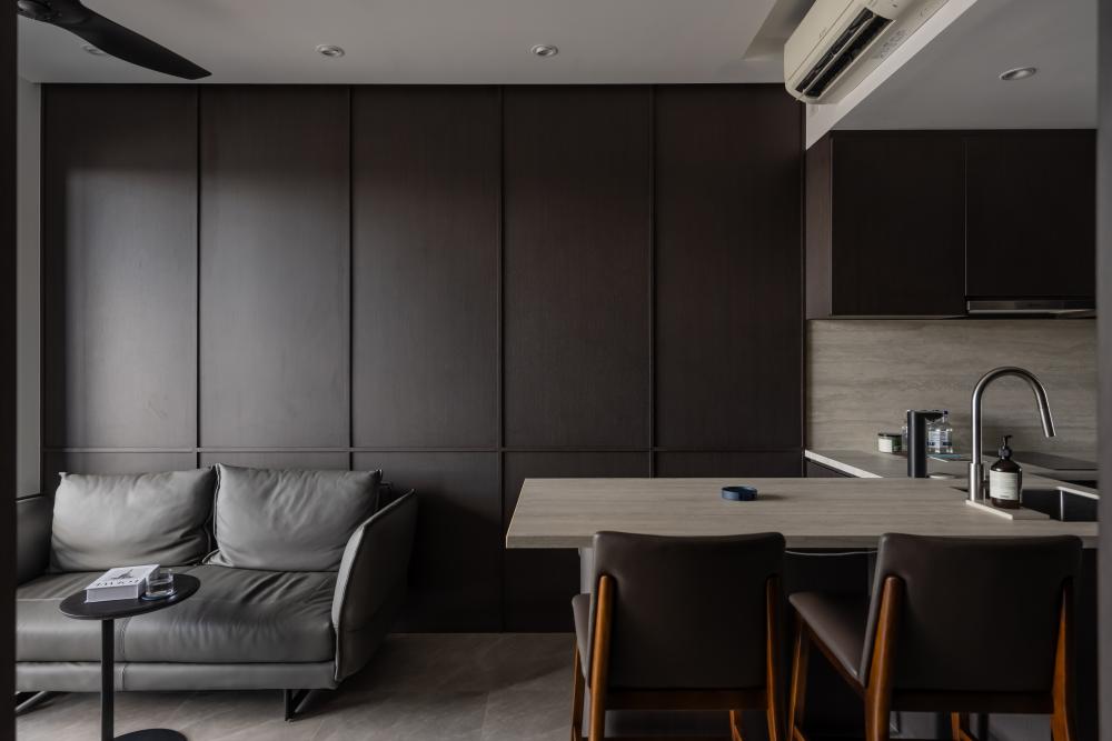 Contemporary Kitchen with Kitchen Island and Cupboard