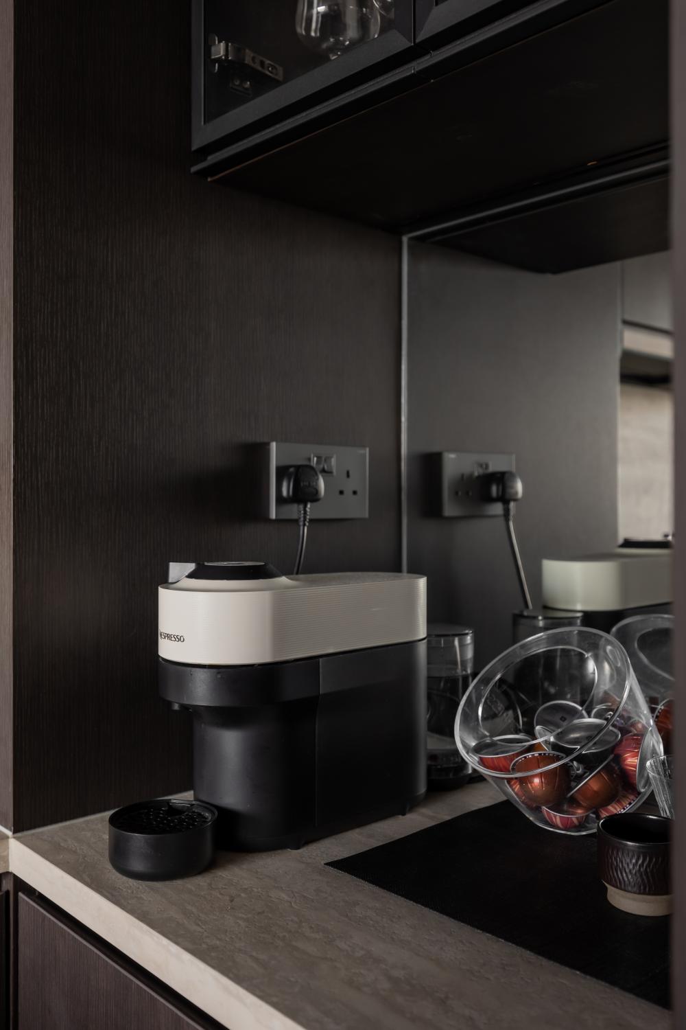 Contemporary Kitchen with Cupboard and Breakfast Counter