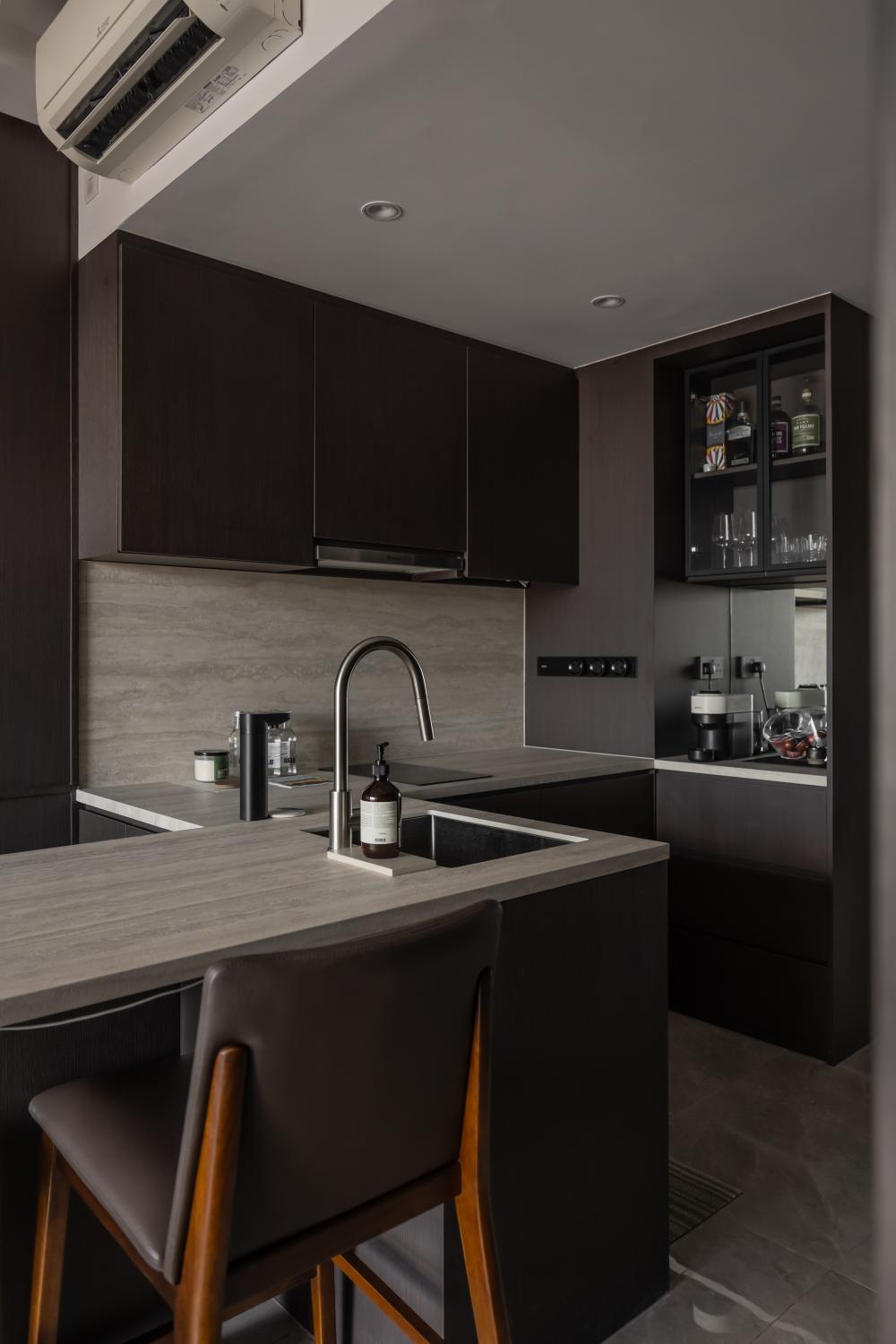 Contemporary Dining Room with Kitchen Backsplash and Kitchen Cabinets