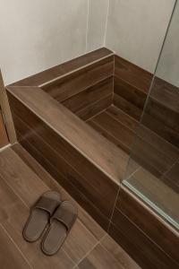 Contemporary Bathroom at 95A Circuit Road