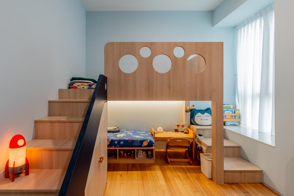 Modern Bedroom with Platform Bed and Built-in Bed