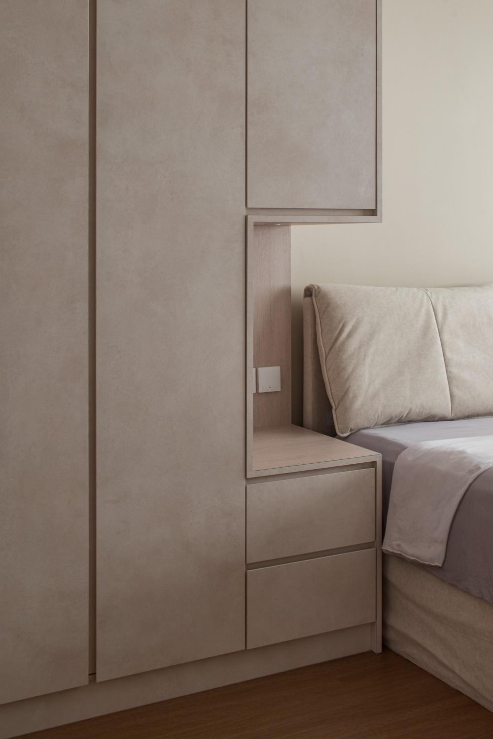 Minimalist Bedroom with Vinyl Flooring and Closet