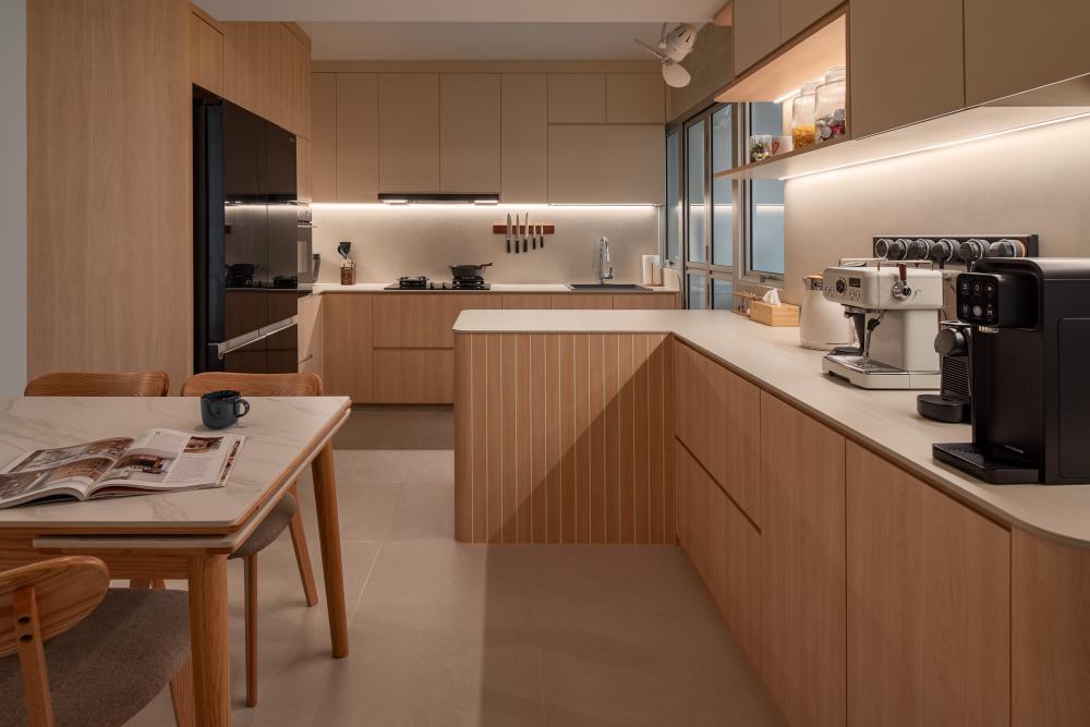 Scandinavian Kitchen with Countertop and Open Kitchen