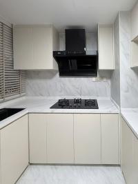 Modern Kitchen at Condo Renovation @ Yishun Sapphire