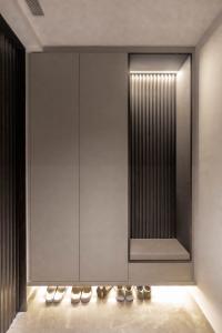 Modern Entryway at 4 Bedroom Condo @ JaceScape