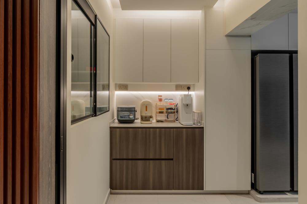 Contemporary Pantry with Tableware and Drinkware